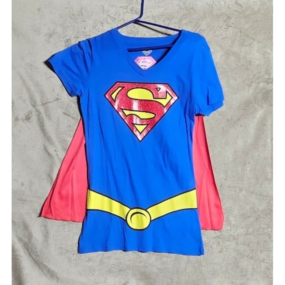 Supergirl DC Comics Blue Graphic T-Shirt with Detachable Red Cape Womens Large